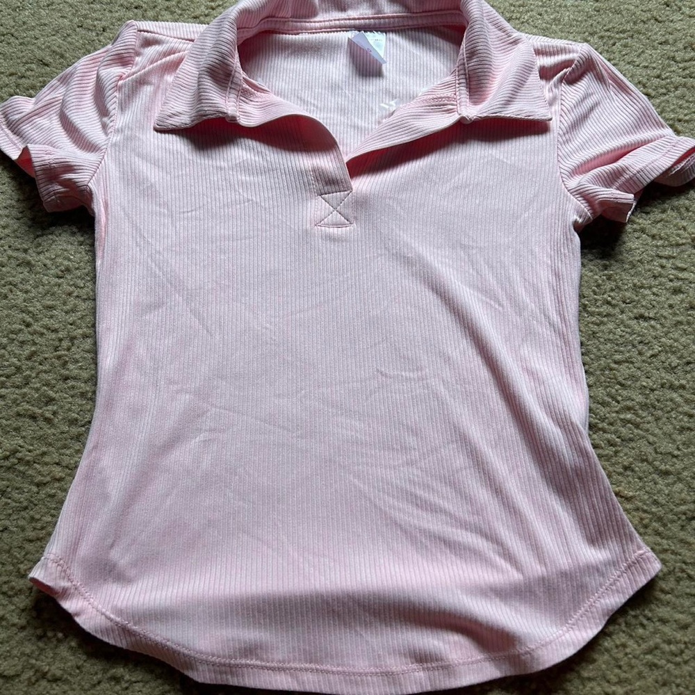 V-neck cropped shirt, extra small size one, no boundaries, light, pink #LightPin
